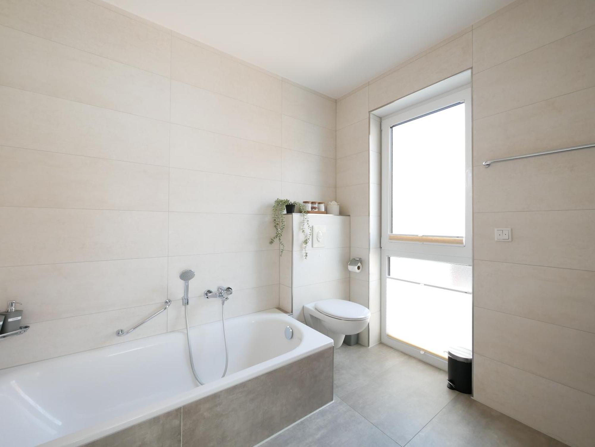 85Qm, Parkplatz, Zentral, Grosser Balkon, 2 Baeder Paderborn Exterior photo